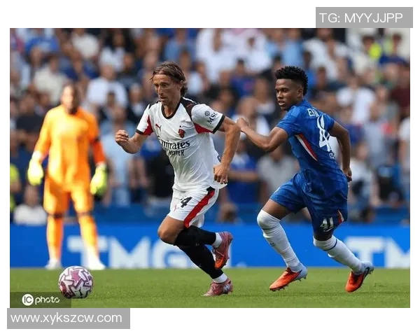 足球明星生涯首秀的辉煌瞬间与未来潜力的完美结合